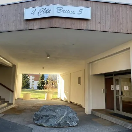 Cote Brune 5 Apartment